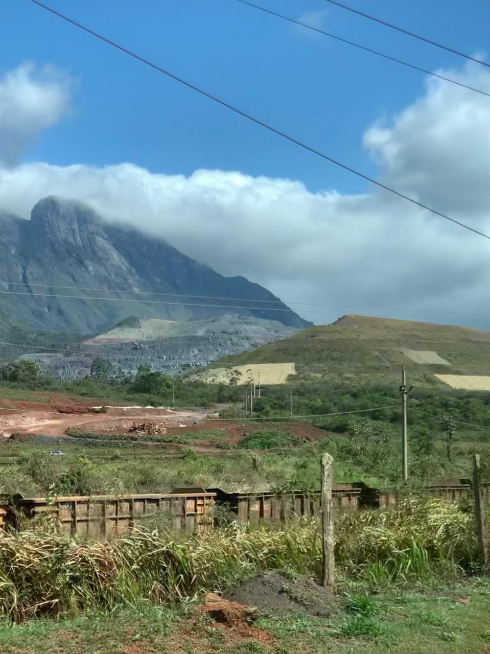PDE IV with Caraça mountain range